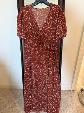 SHEIN Rust Red Printed V-Neck Maxi Dress with White Leaf Motif